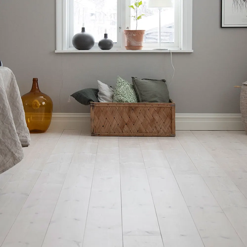 Baseco - pine flooring - extra white 3 Grande
