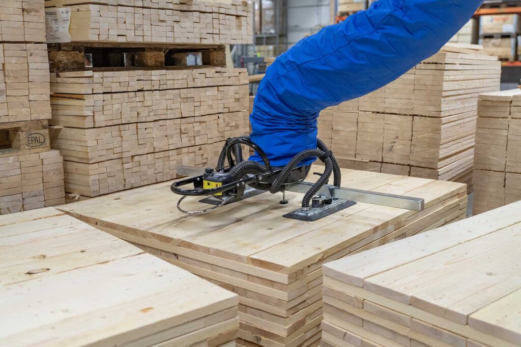 Tegsnäs Emballage - new vacuum lifter and wood packs